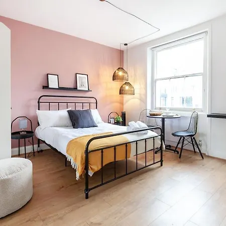 Beautiful Studio In Bayswater